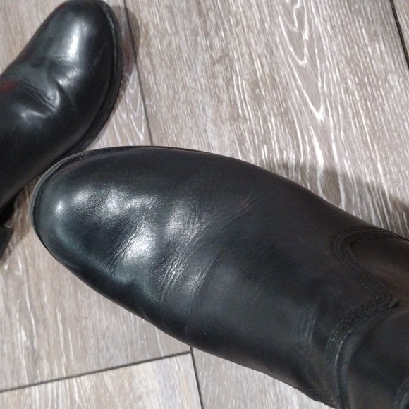 UGG black leather ankle booties with croc print heels. Size 8 - Picture 10 of 14